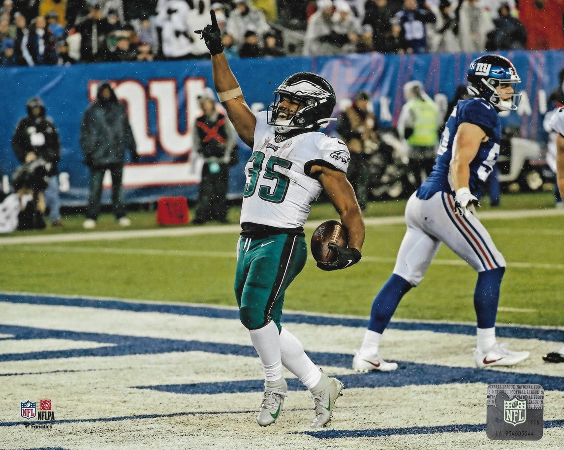 Boston Scott Touchdown Celebration v. Giants Philadelphia Eagles 8 x 10  Football Photo