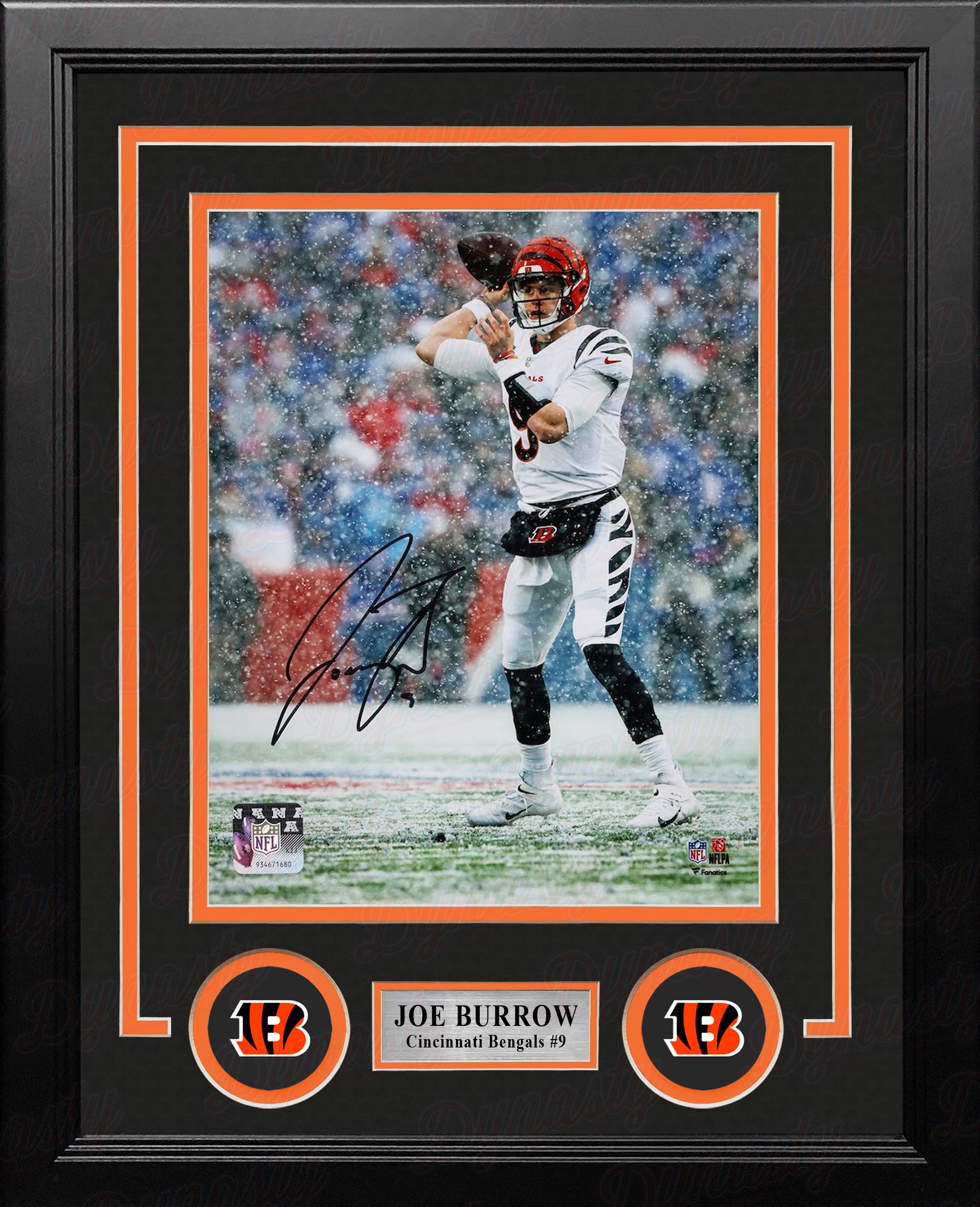 Joe Burrow Passing in the Snow Cincinnati Bengals Autographed 8' x 10'  Framed Football Photo