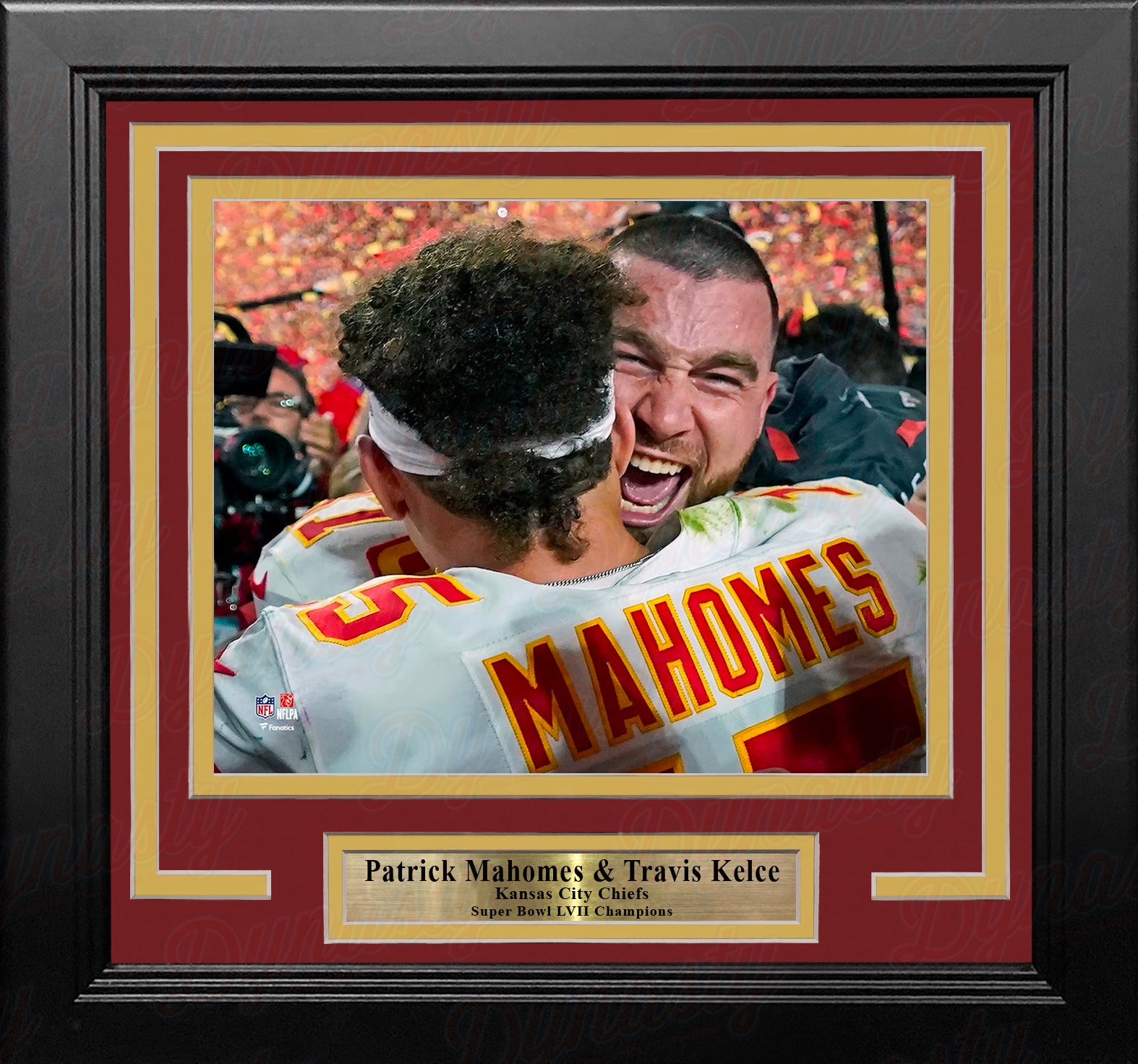 Travis Kelce Signed Kansas City Chiefs 11x14 Photo Super Bowl LIV CHAMPS  PROOF