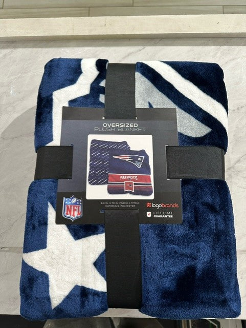 New England Patriots 60" x 70" Super Plush Throw Blanket