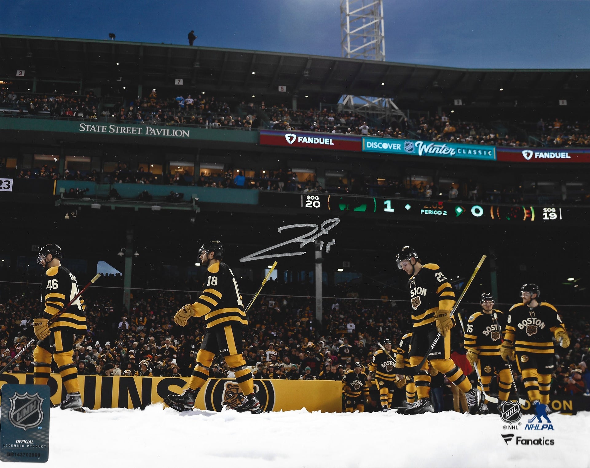 Boston Bruins - 2023 Winter Classic, 8x10 Team Photo