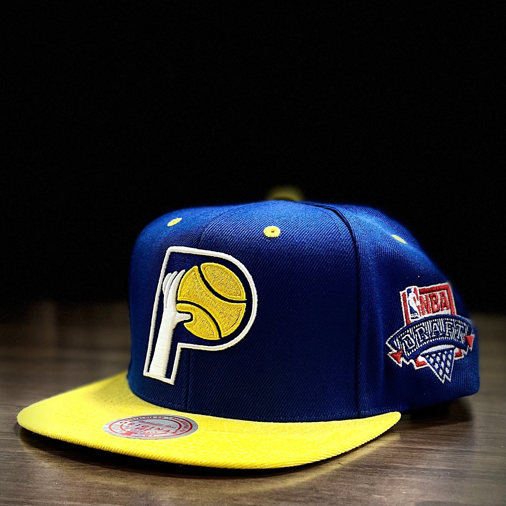 Indiana Pacers Mitchell & Ness Hardwood Classics Core Side Snapback Hat -  Navy/Gold